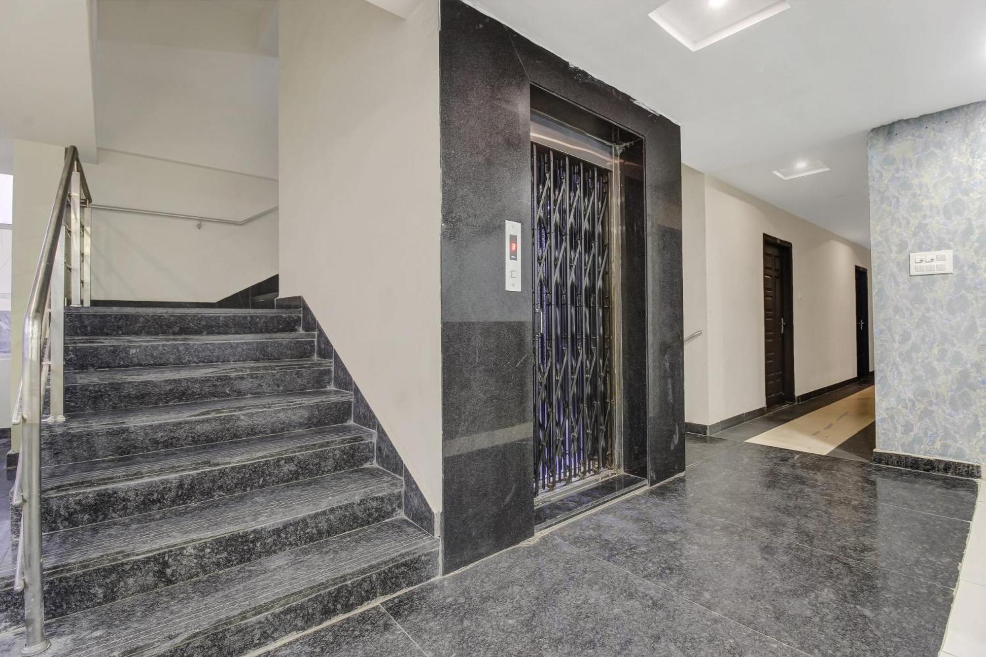 Collection O Galaxy Suites Hyderabad Exterior photo