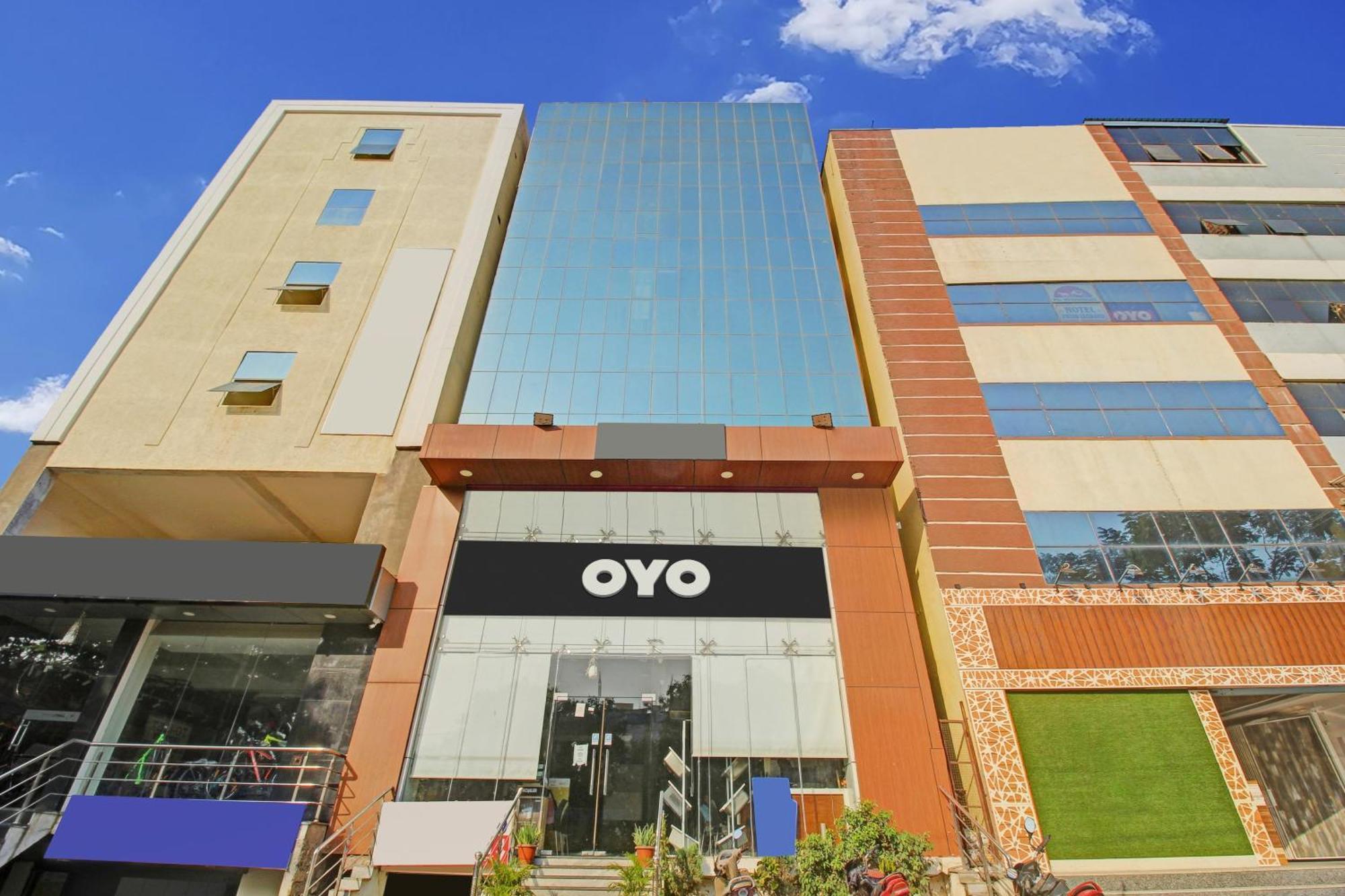 Collection O Galaxy Suites Hyderabad Exterior photo